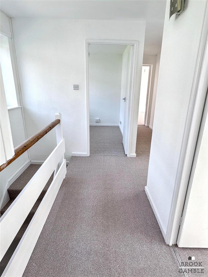 5 Bedroom House - Detached. Bracken Road in Eastbourne,  24